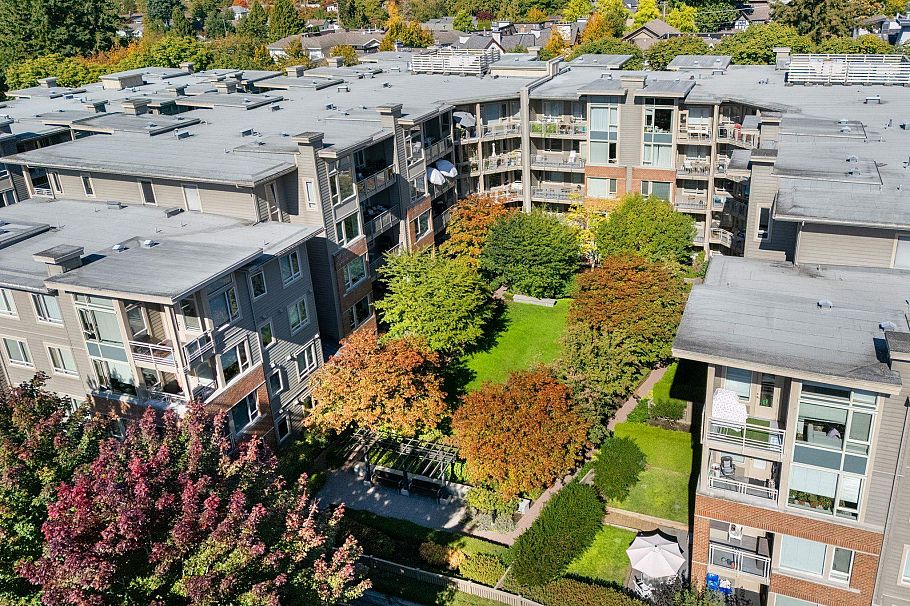 417 119 W 22nd Street North Vancouver, BC - 37