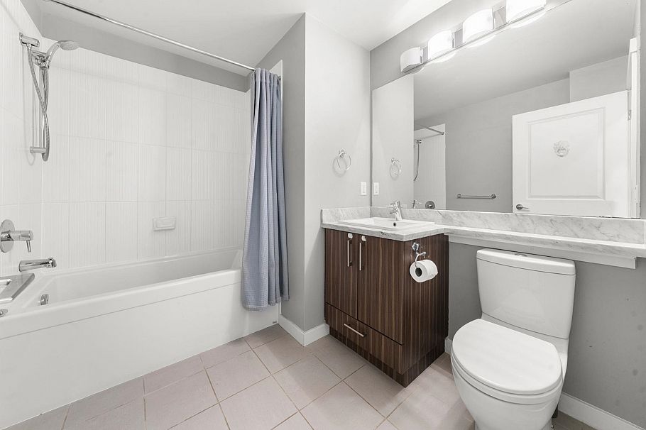 417 119 W 22nd Street North Vancouver, BC - 28