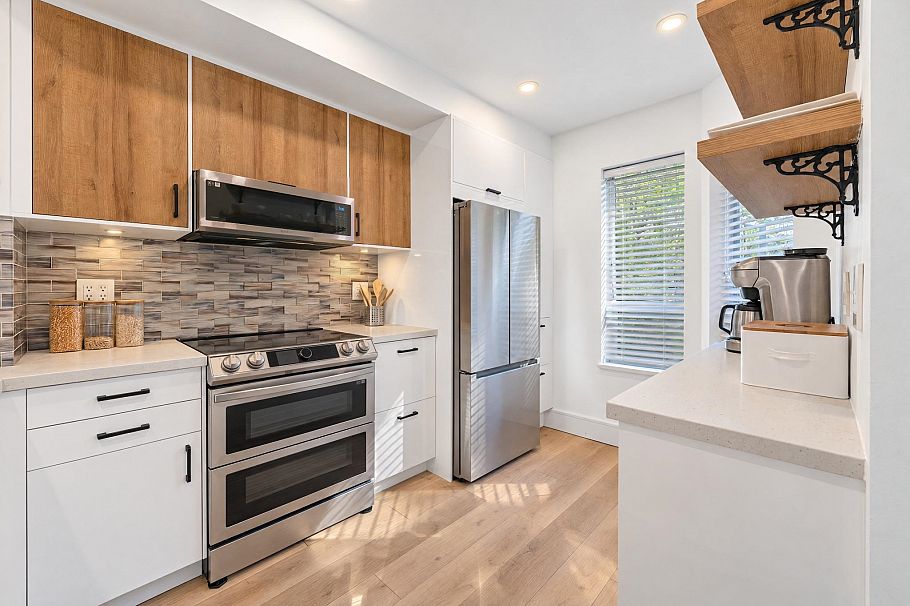 29 4311 Sophia Street Vancouver, BC - 4