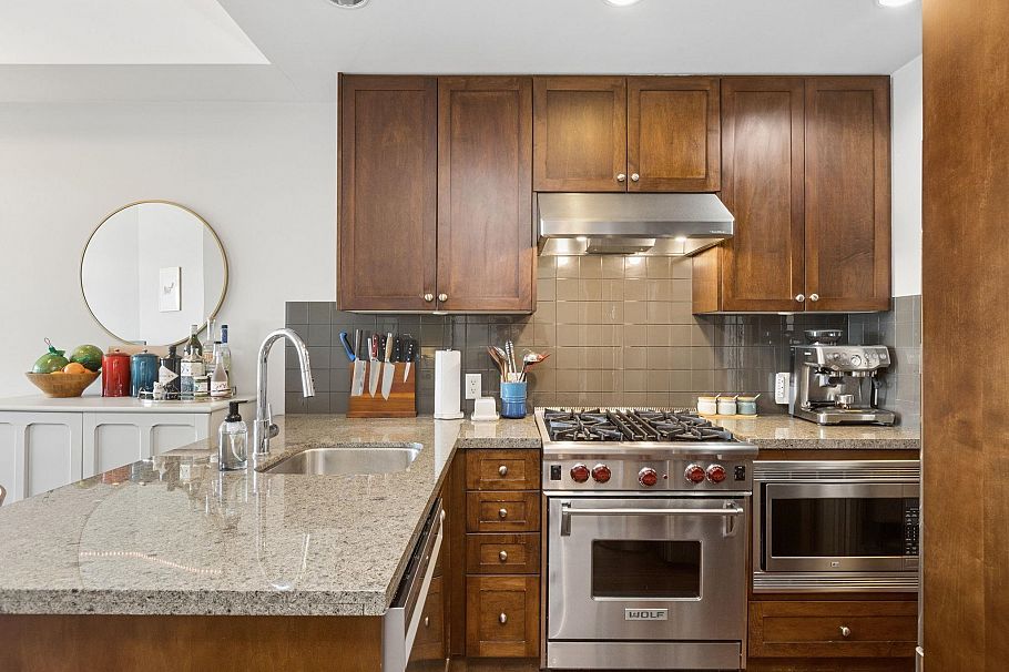 303 1477 W 15th Avenue Vancouver, BC - 10