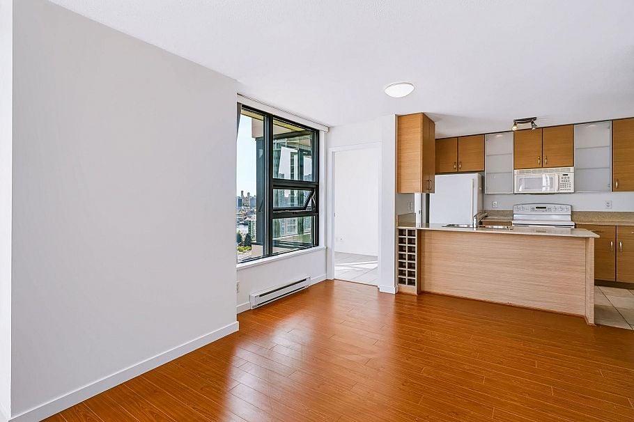 2105 977 Mainland Street Vancouver, BC - 5