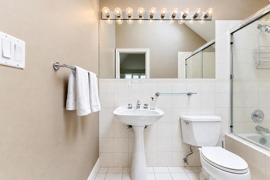 8418 Gillnet Place Vancouver, BC - 36