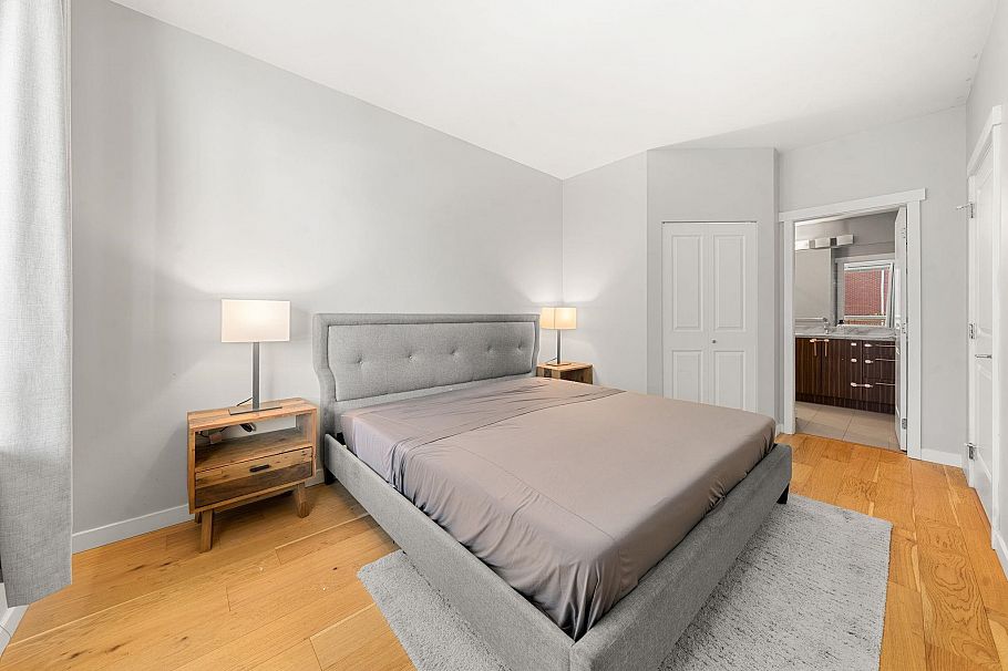 417 119 W 22nd Street North Vancouver, BC - 22