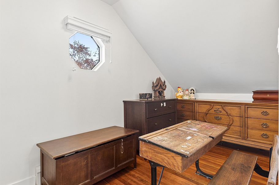558 W 19th Avenue Vancouver, BC - 20