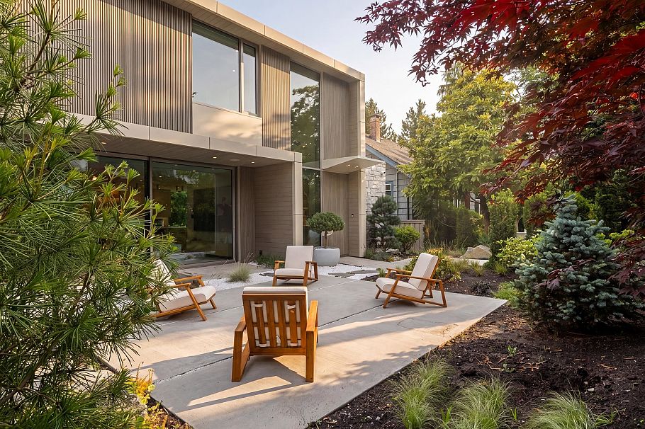 4521 Langara Avenue Vancouver, BC - 2