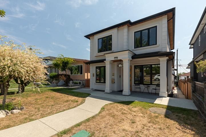 1342 E 60th Avenue Vancouver, BC - 1
