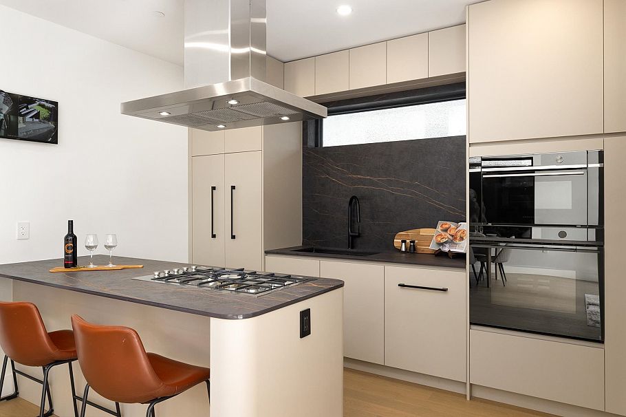 1 2145 Napier Street Vancouver, BC - 10