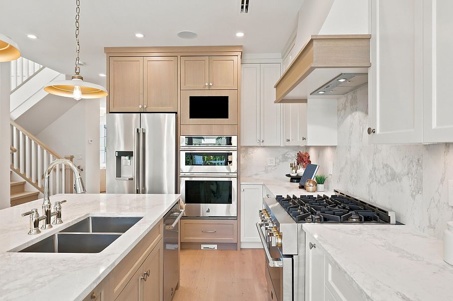 3490 Church Street North Vancouver, BC - 9