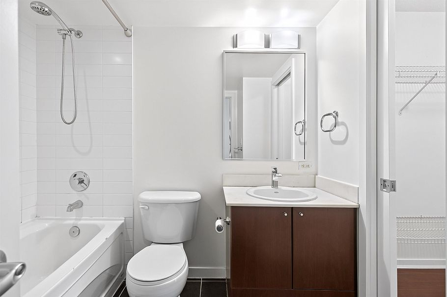 304 933 Hornby Street Vancouver, BC - 22