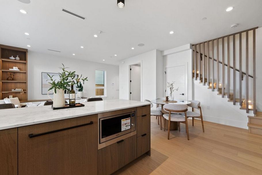2 6318 Sophia Street Vancouver, BC - 7