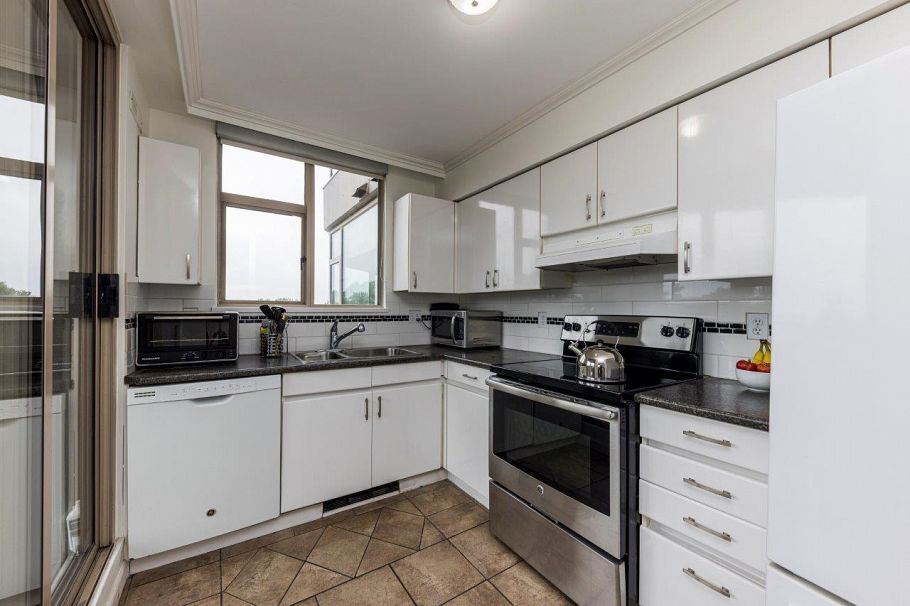 1213 1327 E Keith Road North Vancouver, BC - 9
