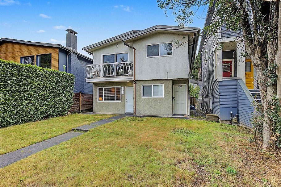 132-134 W 12th Avenue Vancouver, BC - 1