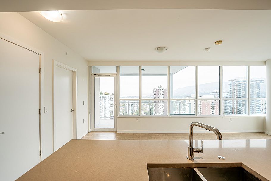 1607 125 E 14th Street North Vancouver, BC - 9