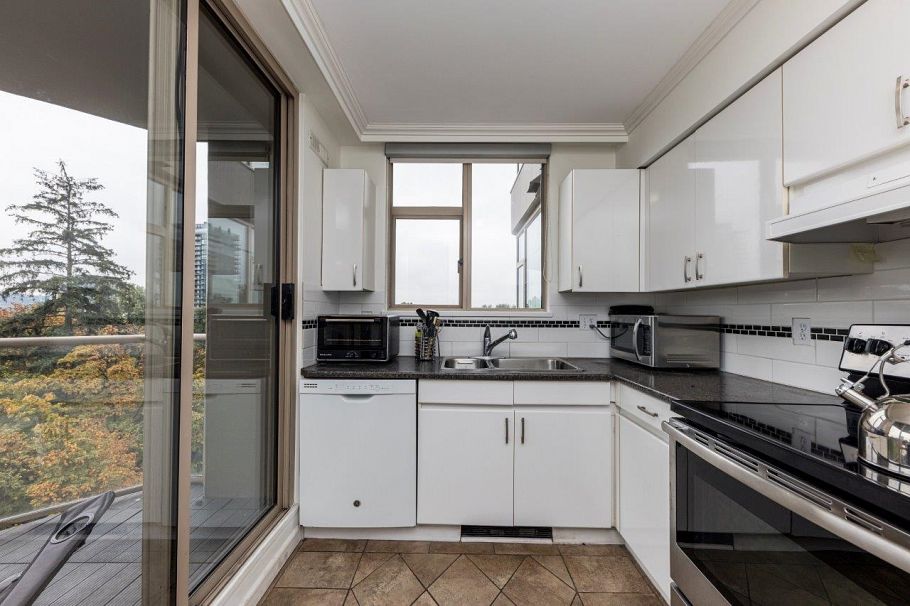 1213 1327 E Keith Road North Vancouver, BC - 10