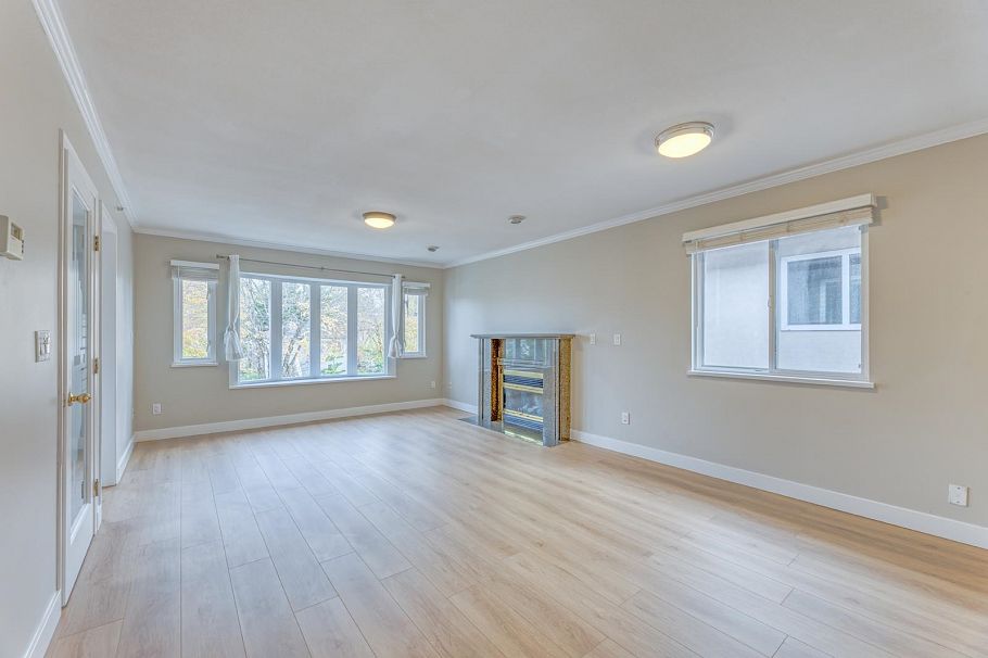 3028 E 26th Avenue Vancouver, BC - 4