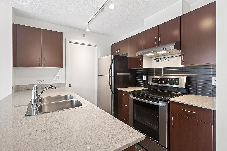 304 933 Hornby Street Vancouver, BC - 9