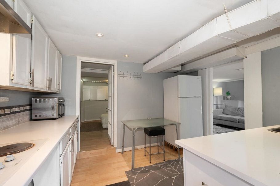 219 E 29th Street North Vancouver, BC - 21