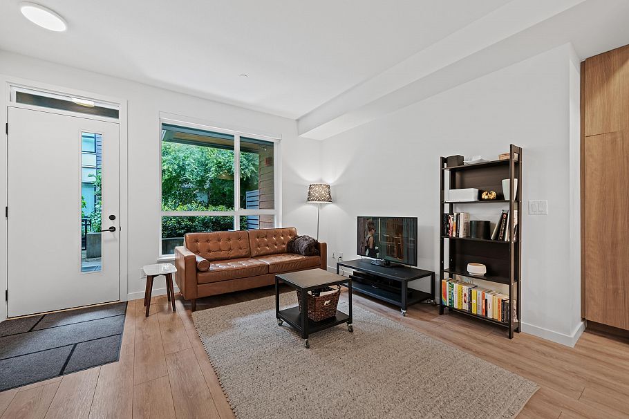 29 533 E 3rd Street North Vancouver, BC - 13