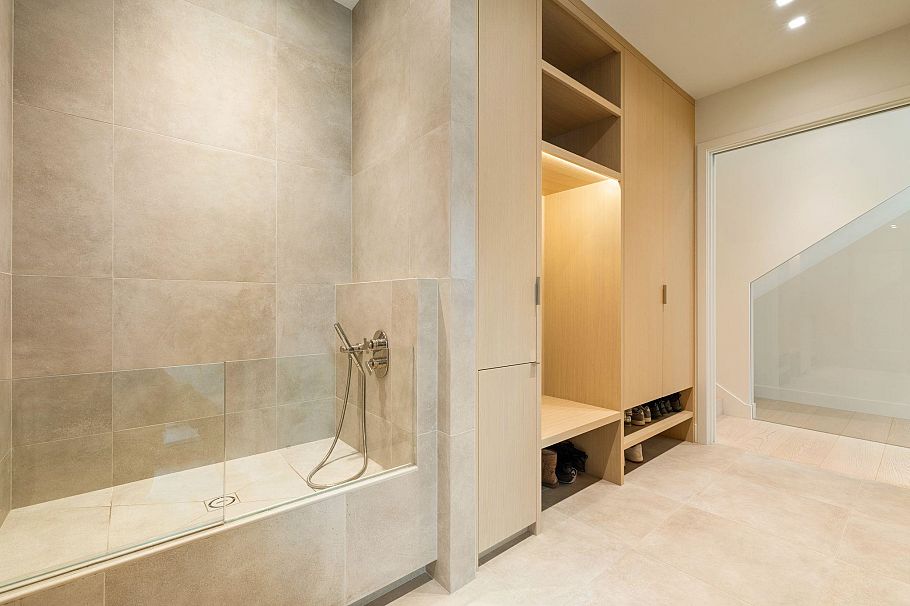 4521 Langara Avenue Vancouver, BC - 21