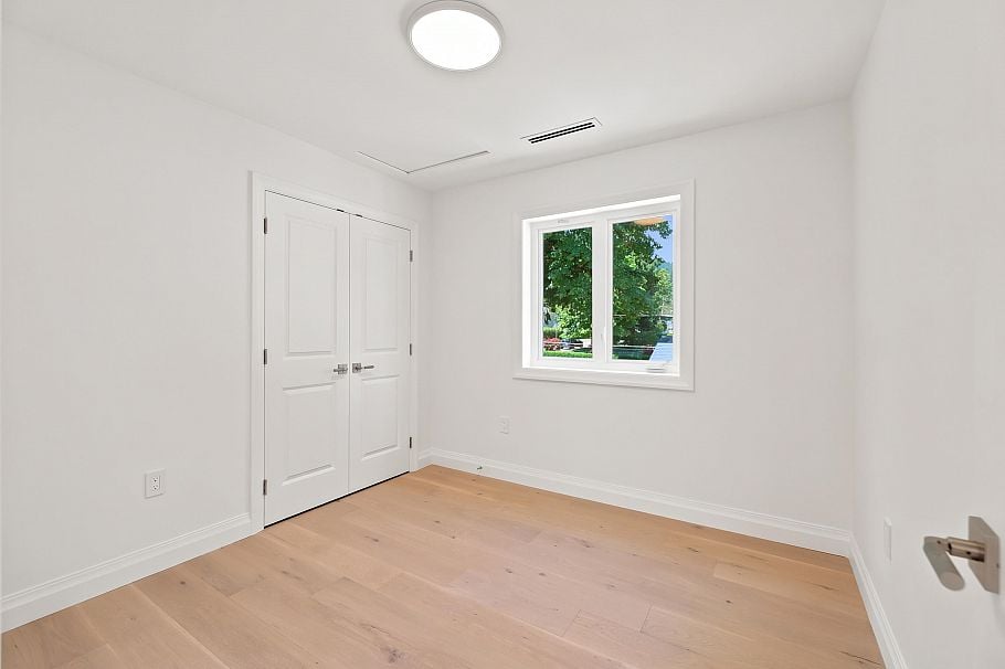 3490 Church Street North Vancouver, BC - 20