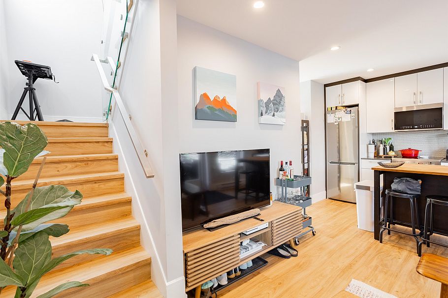 426 W 17th Avenue Vancouver, BC - 26