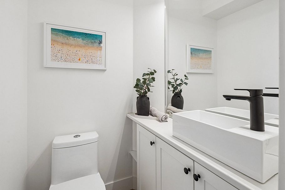 103 933 W 8th Avenue Vancouver, BC - 24