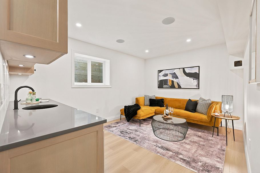 3490 Church Street North Vancouver, BC - 24