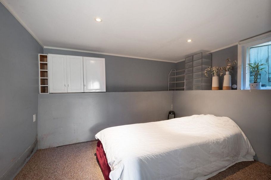 219 E 29th Street North Vancouver, BC - 22
