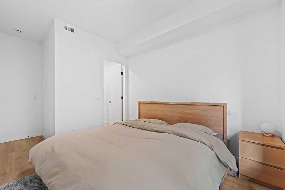 29 533 E 3rd Street North Vancouver, BC - 19