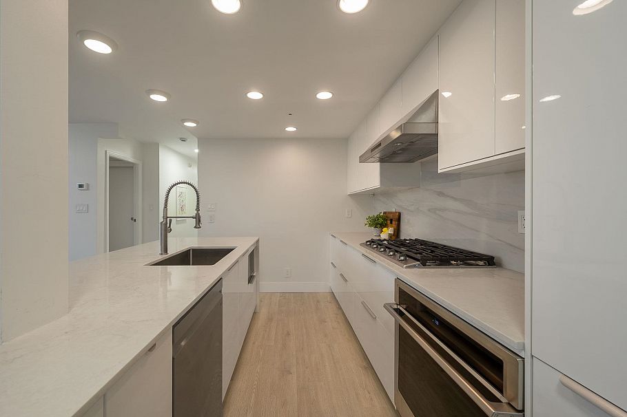 2607 198 Aquarius Mews Vancouver, BC - 15