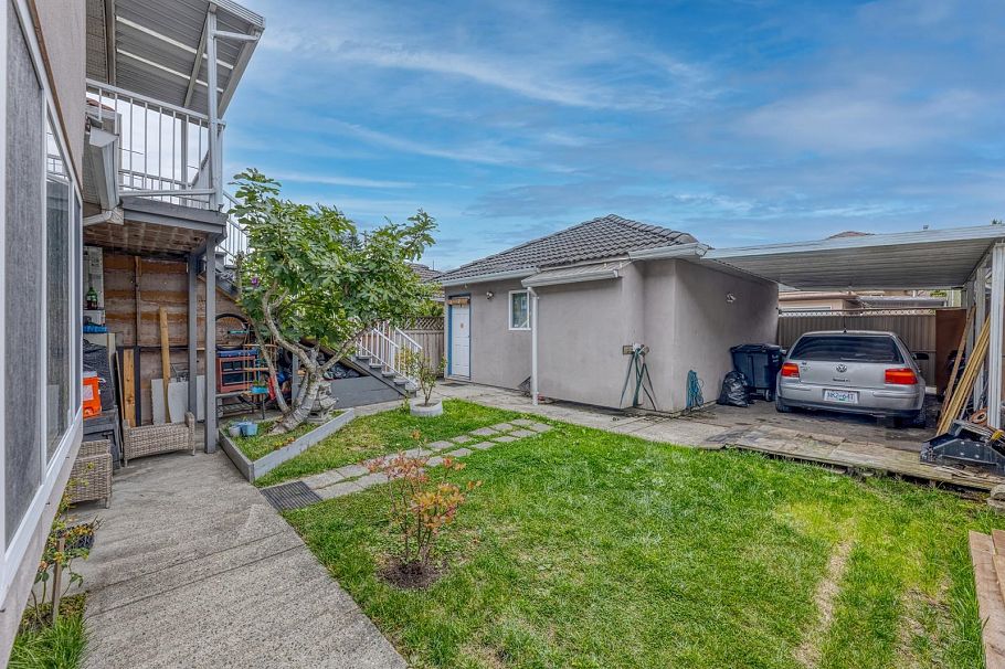 3028 E 26th Avenue Vancouver, BC - 33