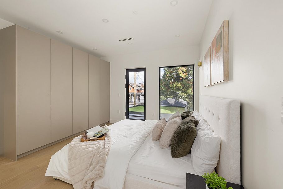 2 2145 Napier Street Vancouver, BC - 30
