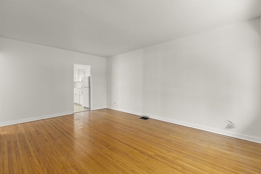 1060 Kelowna Street Vancouver, BC - 12