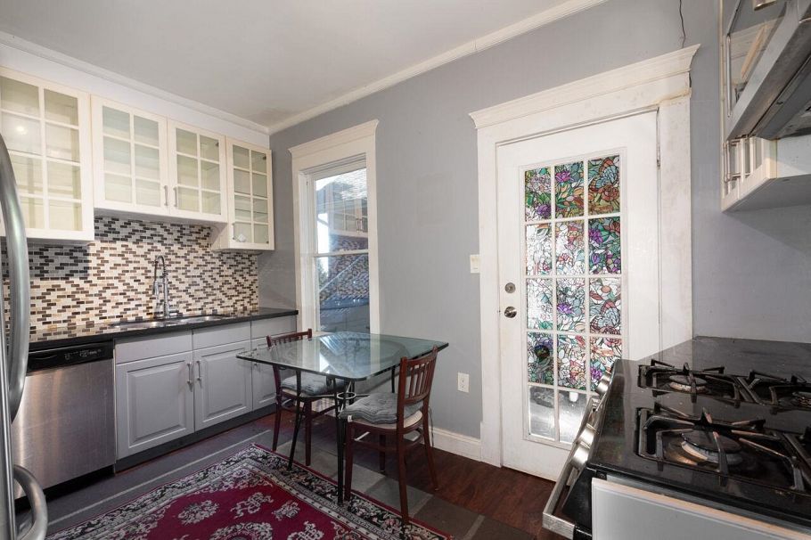 219 E 29th Street North Vancouver, BC - 6