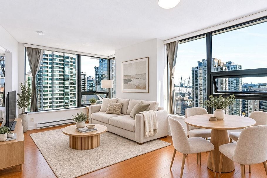 2105 977 Mainland Street Vancouver, BC - 2