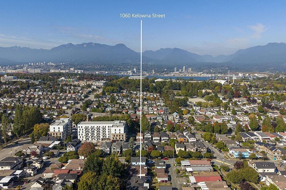 1060 Kelowna Street Vancouver, BC - 38