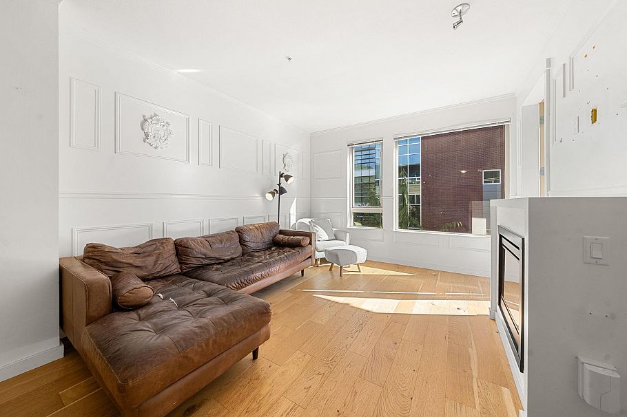 417 119 W 22nd Street North Vancouver, BC - 16