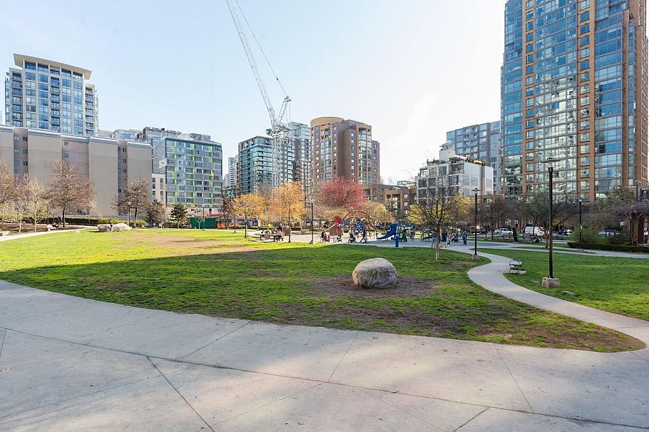 2508 1155 Seymour Street Vancouver, BC - 23