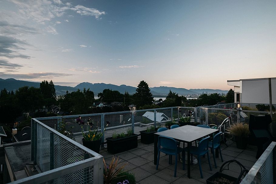 302 4387 W 10th Avenue Vancouver, BC - 31