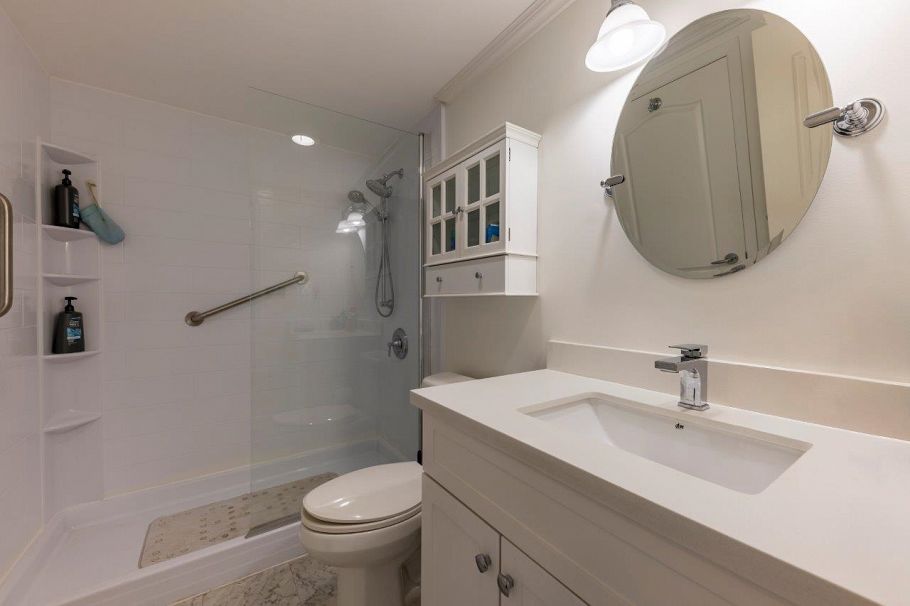 1213 1327 E Keith Road North Vancouver, BC - 13
