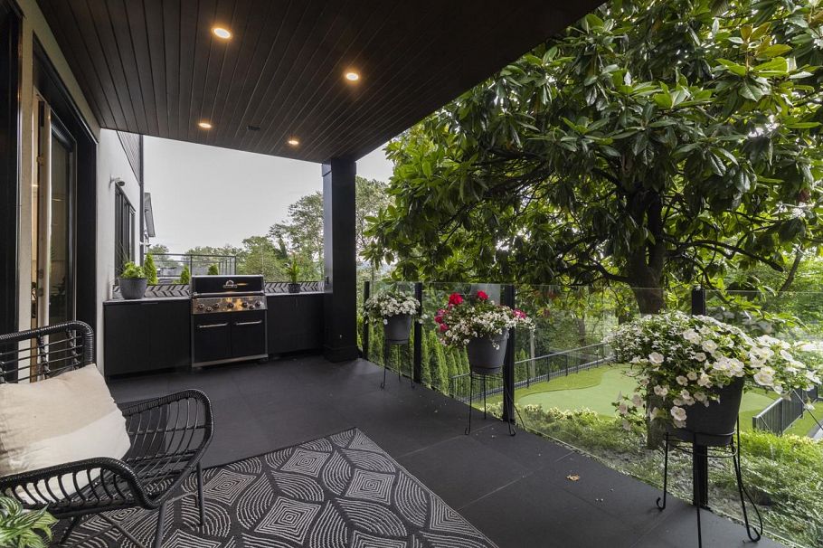 919 E 4th Street North Vancouver, BC - 23
