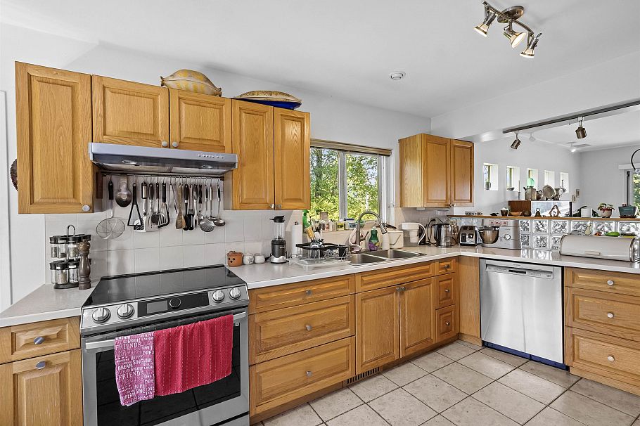998 Fairway Drive North Vancouver, BC - 21