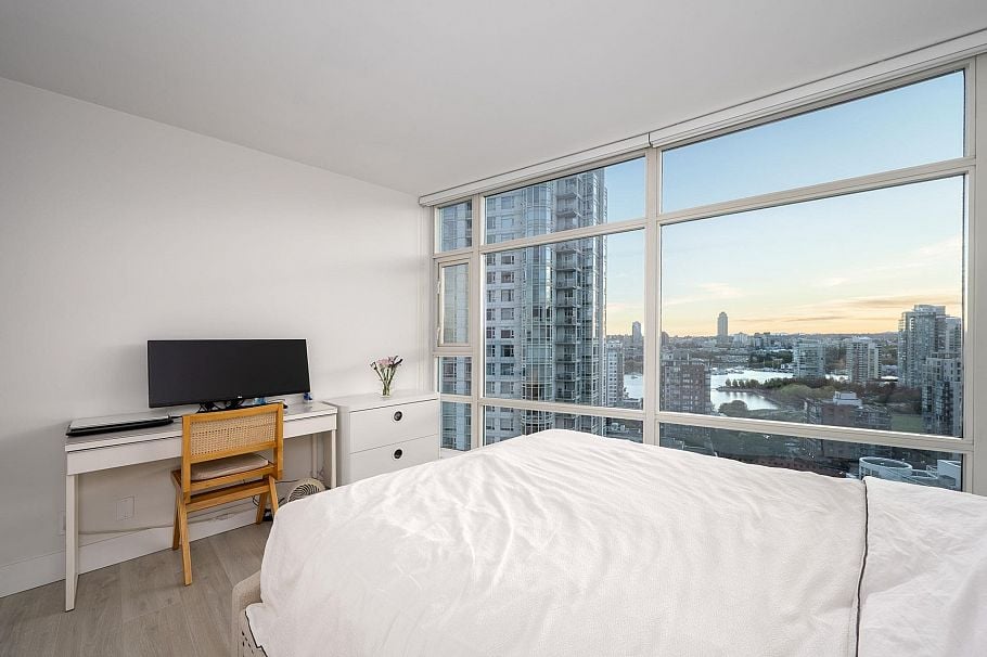2607 198 Aquarius Mews Vancouver, BC - 26