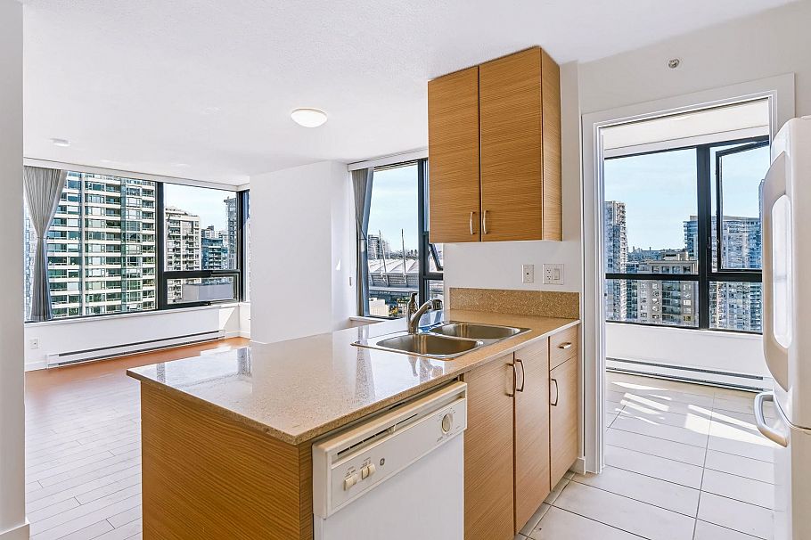 2105 977 Mainland Street Vancouver, BC - 8