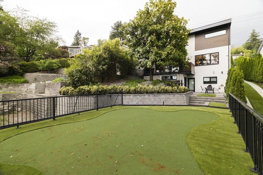 919 E 4th Street North Vancouver, BC - 34