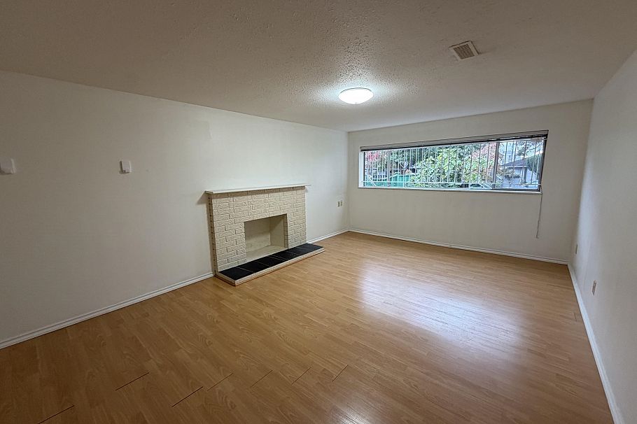 77 W 62nd Avenue Vancouver, BC - 8