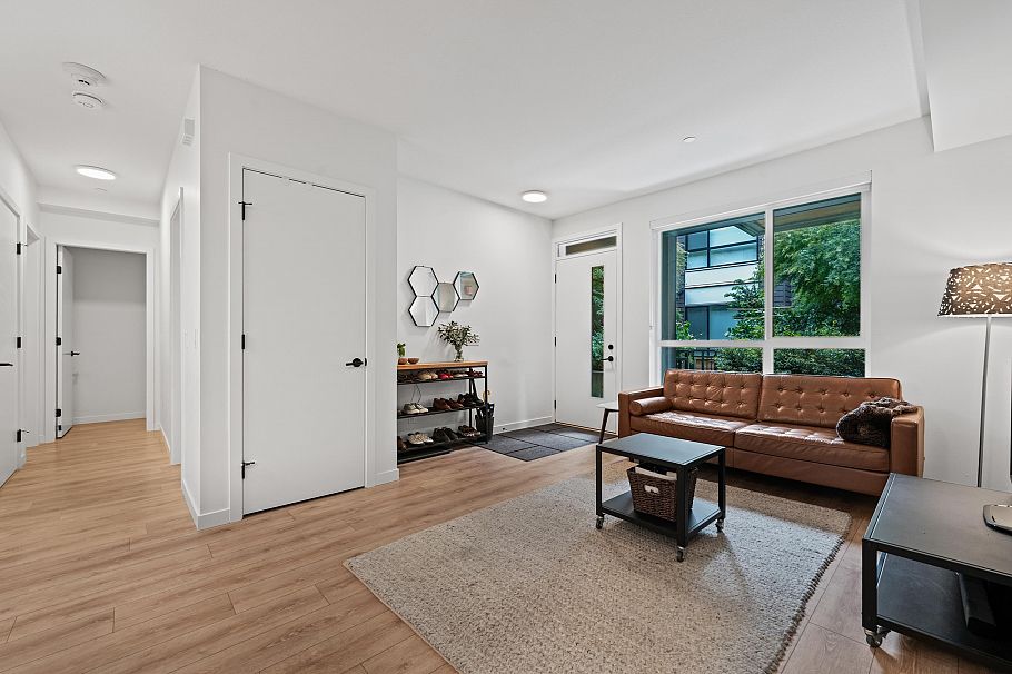 29 533 E 3rd Street North Vancouver, BC - 14
