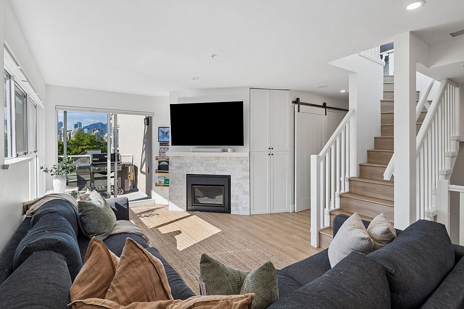 103 933 W 8th Avenue Vancouver, BC - 1
