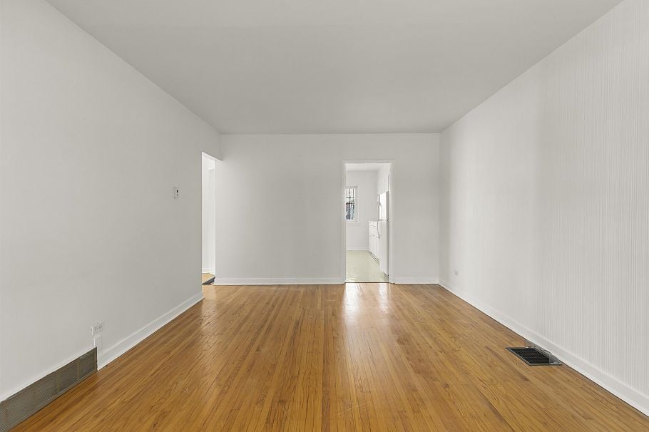 1060 Kelowna Street Vancouver, BC - 11