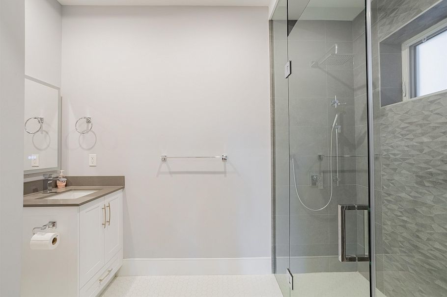 426 W 17th Avenue Vancouver, BC - 18